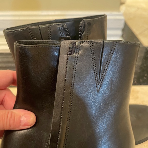 New Tory Burch stamped heel zip bootie - Picture 9 of 9